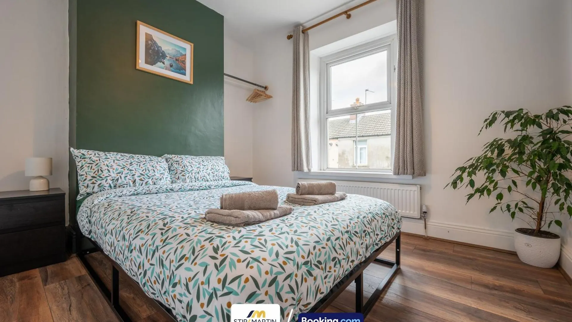 Stylish 2 Bedroom Townhouse By Stirkmartin Stays Short Lets & Serviced Accommodation Cardiff With Free Parking & Sleeps5 Holiday home