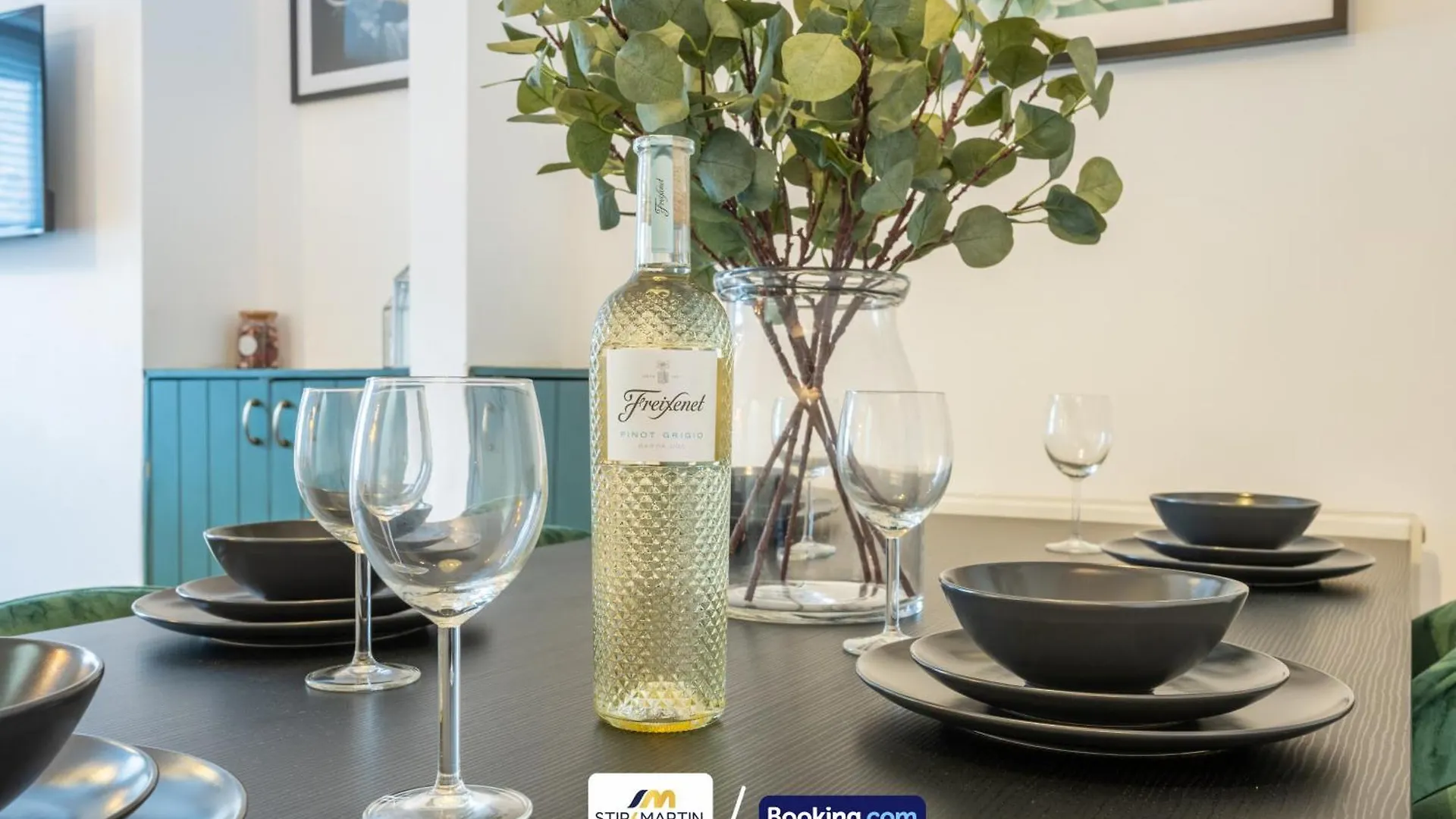 Stylish 2 Bedroom Townhouse By Stirkmartin Stays Short Lets & Serviced Accommodation Cardiff With Free Parking & Sleeps5 Holiday home