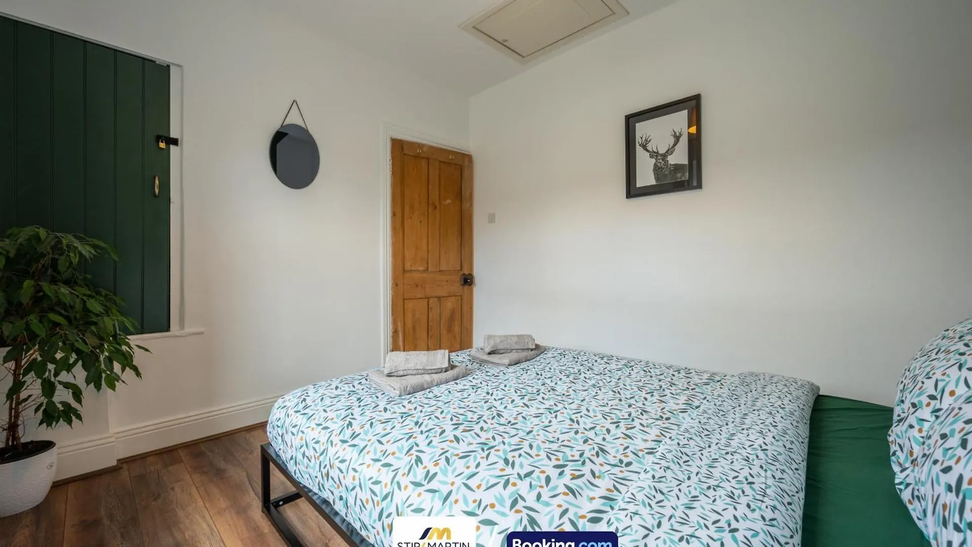 Stylish 2 Bedroom Townhouse By Stirkmartin Stays Short Lets & Serviced Accommodation Cardiff With Free Parking & Sleeps5 Holiday home